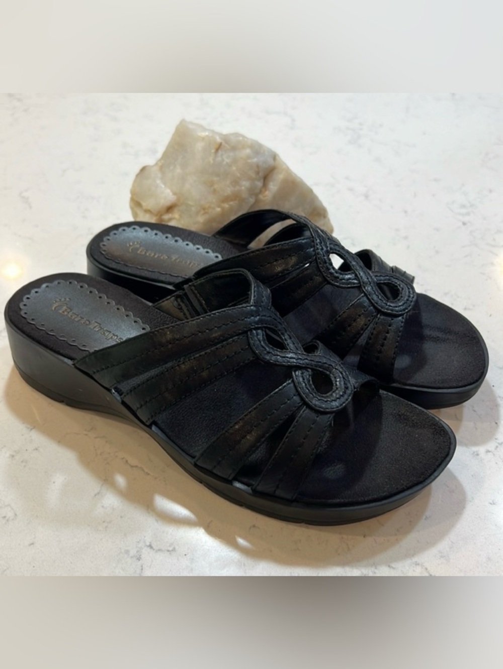 Baretraps black leather sandal size 7